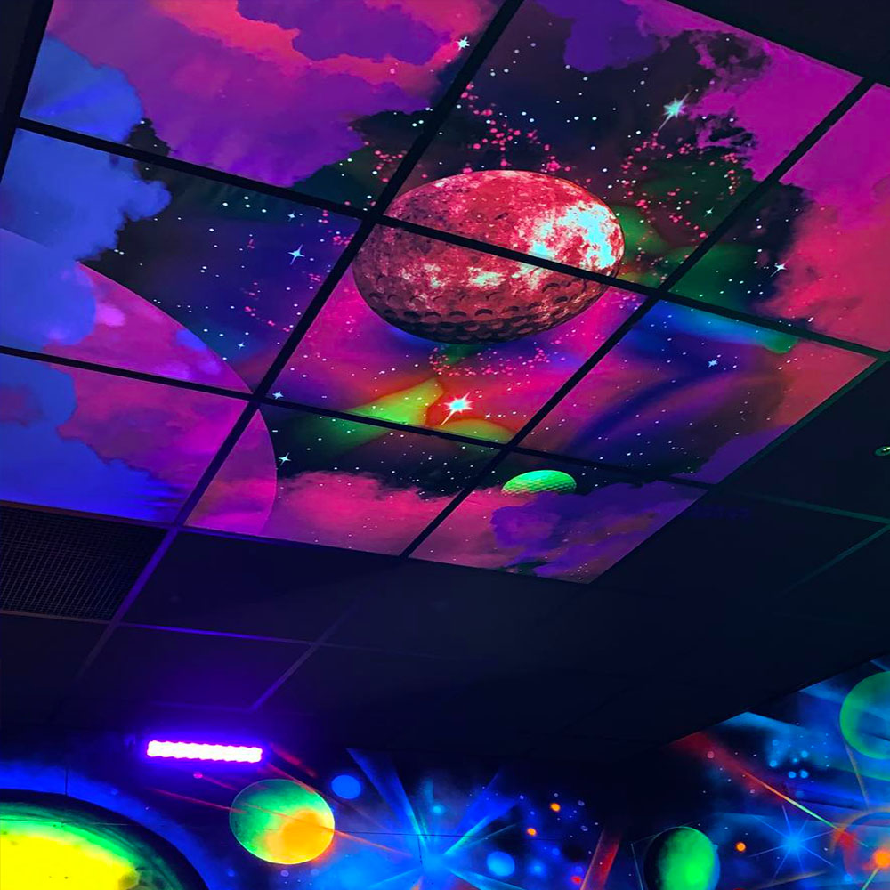 Stoffbespannte Rasterdecke